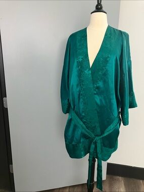 Victoria's Secret Classic Emerald Satin Kimono Robe
